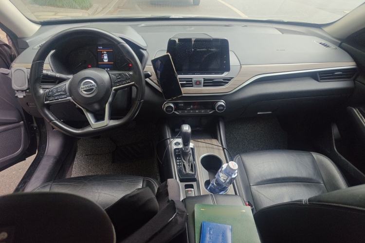 Used Nissan Teana 2021 2.0L XL Comfort Edition Center Console