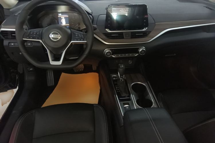 Used Nissan Teana 2021 2.0L XL Comfort Edition Center Console