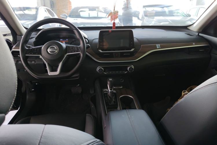 Used Nissan Teana 2021 2.0L XL Comfort Edition Center Console