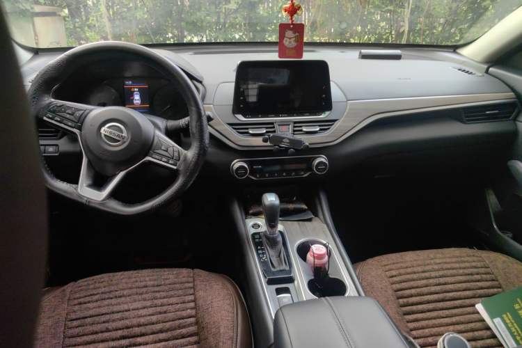 Used Nissan Teana 2021 2.0L XL Comfort Edition Center Console