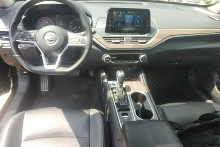 Used Nissan Teana 2021 2.0L XL Comfort Edition Center Console