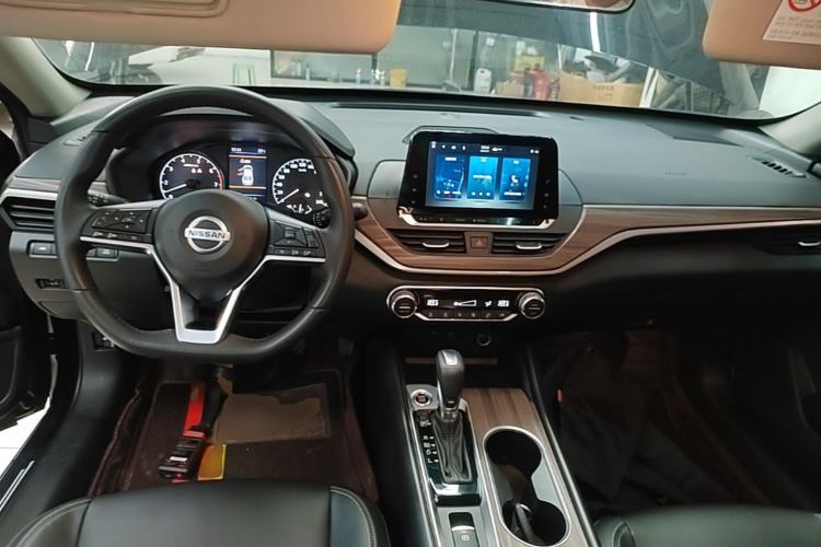 Used Nissan Teana 2021 2.0L XL Comfort Edition Center Console