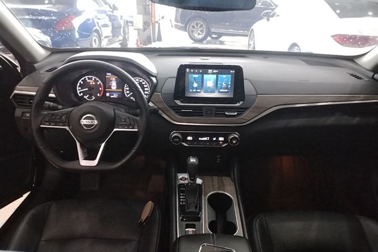Used Nissan Teana 2021 2.0L XL Comfort Edition Center Console