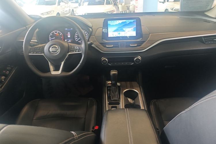 Used Nissan Teana 2021 2.0L XL Comfort Edition Center Console
