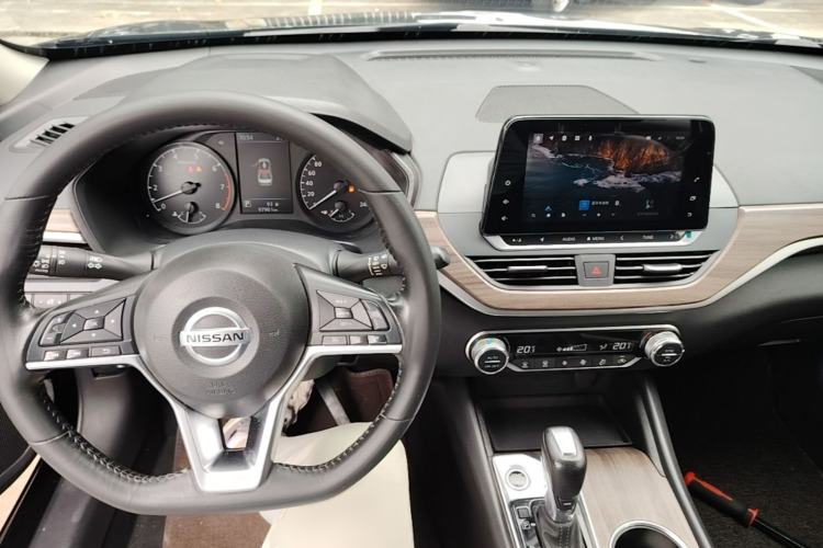 Used Nissan Teana 2021 2.0L XL Comfort Edition Center Console