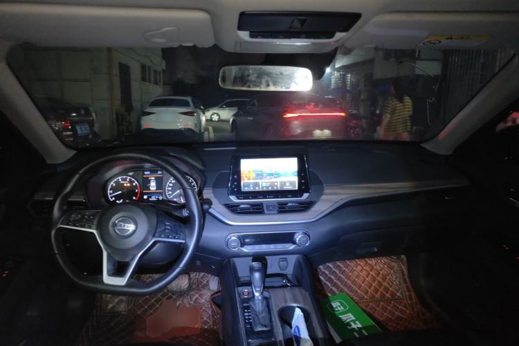 Used Nissan Teana 2021 2.0L XL Comfort Edition Center Console