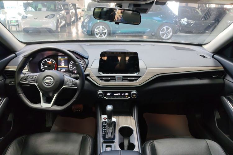 Used Nissan Teana 2021 2.0L XL Comfort Edition Center Console