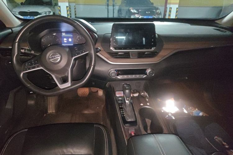 Used Nissan Teana 2021 2.0L XL Comfort Edition Center Console