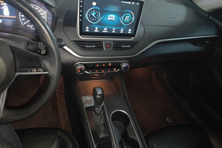 Used Nissan Teana 2021 2.0L XE Fashion Edition Center Console