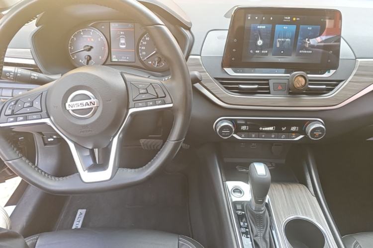 Used Nissan Teana 2021 2.0L XL Comfort Edition Center Console