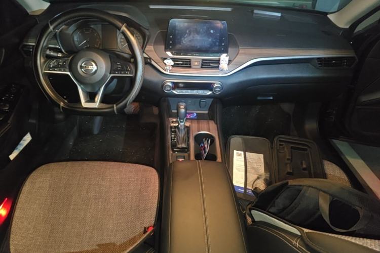 Used Nissan Teana 2021 2.0L XL Comfort Edition Center Console