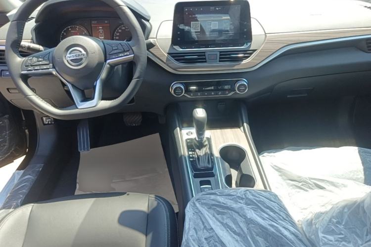 Used Nissan Teana 2021 2.0L XL Comfort Edition Center Console