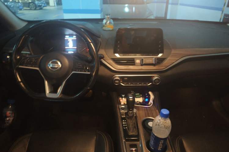 Used Nissan Teana 2021 2.0L XL Comfort Edition Center Console