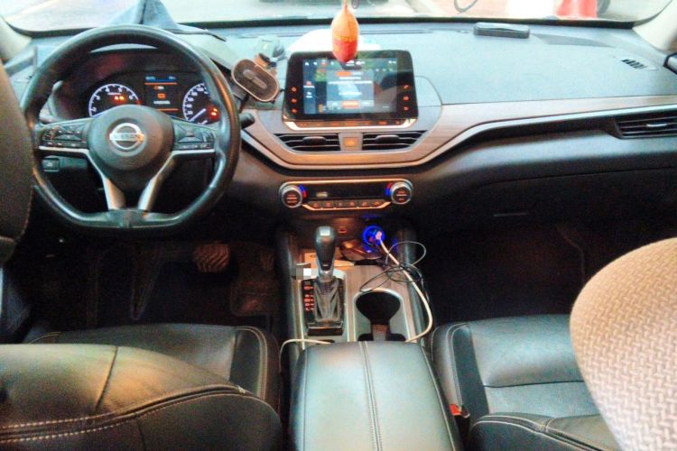 Used Nissan Teana 2021 2.0L XL Comfort Edition Center Console