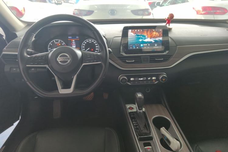 Used Nissan Teana 2021 2.0L XL Comfort Edition Center Console