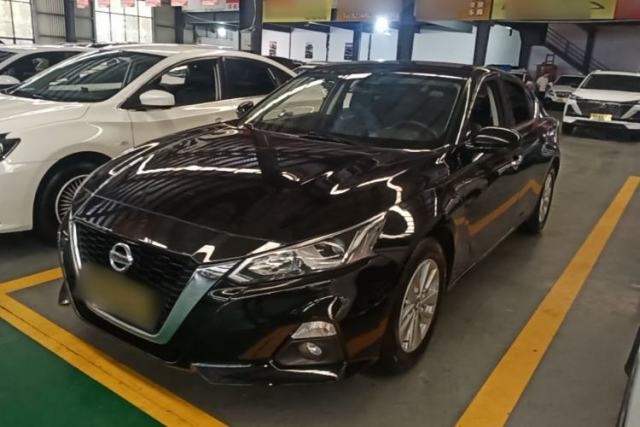 Ojetý Nissan Teana 2021 2.0L XE Fashion Edition