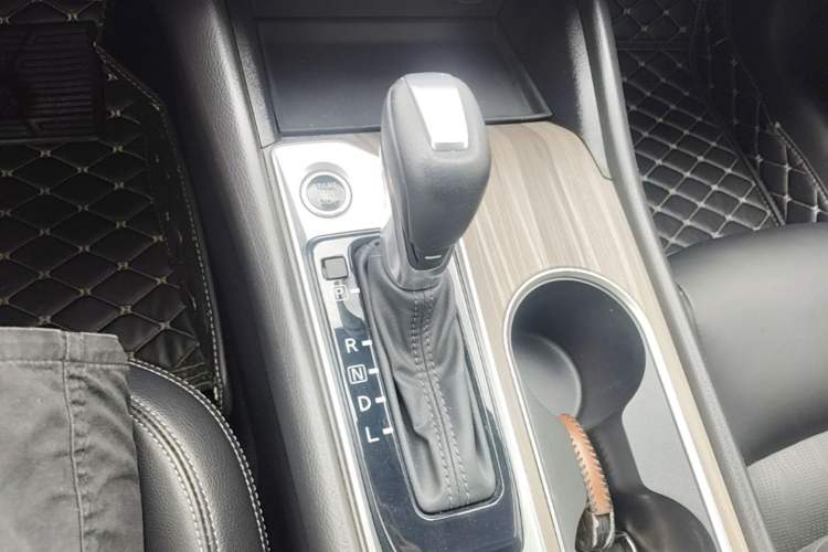 Used Nissan Teana 2021 2.0L XL Comfort Edition Gear Lever
