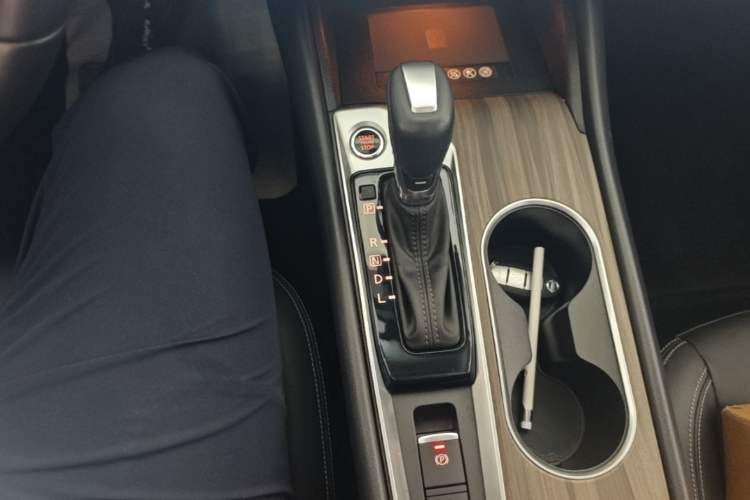 Used Nissan Teana 2021 2.0L XL Comfort Edition Gear Lever