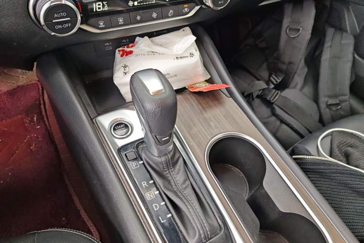 Used Nissan Teana 2021 2.0L XL Comfort Edition Gear Lever
