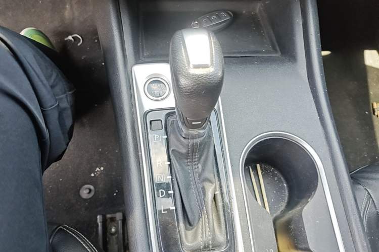Used Nissan Teana 2021 2.0L XE Exclusive Edition Gear Lever