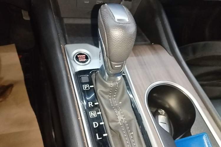 Used Nissan Teana 2021 2.0L XL Comfort Edition Gear Lever