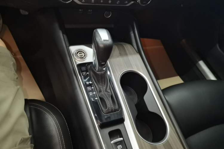 Used Nissan Teana 2021 2.0L XL Comfort Edition Gear Lever