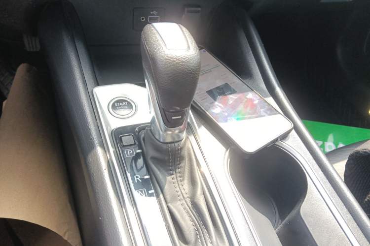 Used Nissan Teana 2021 2.0L XE Exclusive Edition Gear Lever
