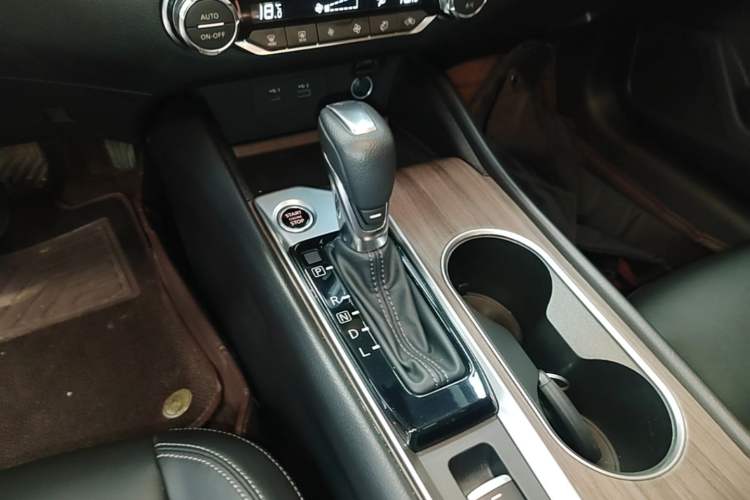 Used Nissan Teana 2021 2.0L XL Comfort Edition Gear Lever