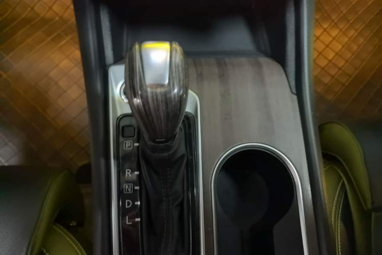 Used Nissan Teana 2021 2.0L XL Comfort Edition Gear Lever