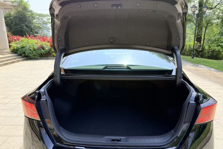 Used Nissan Teana 2021 2.0L XL Comfort Edition Interior 10