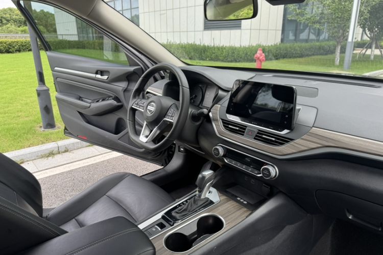 Used Nissan Teana 2021 2.0L XL Comfort Edition Interior 3