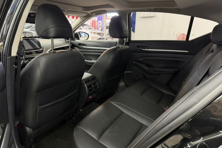 Used Nissan Teana 2021 2.0L XL Upper AD1 Smart Drive & Navigation Edition Interior 3