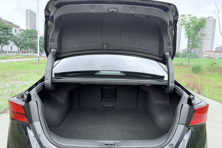 Used Nissan Teana 2021 2.0L XL Comfort Edition Interior 4