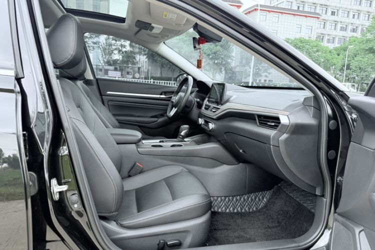 Used Nissan Teana 2021 2.0L XL Comfort Edition Interior 8