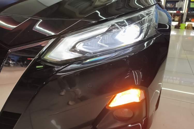 Used Nissan Teana 2021 2.0L XL Upper AD1 Smart Drive & Navigation Edition Left Front Headlight