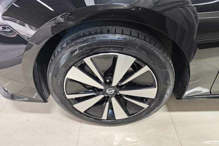 Used Nissan Teana 2021 2.0L XL Comfort Edition Left Front Wheel Hub