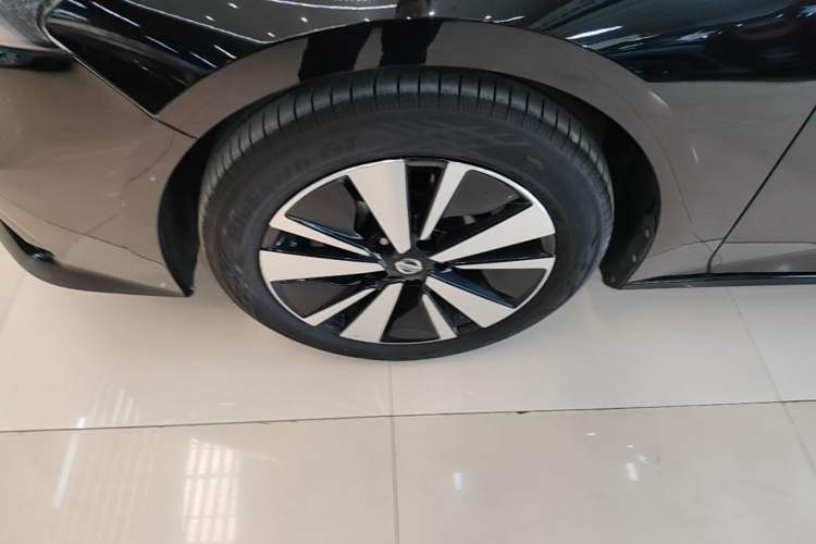 Used Nissan Teana 2021 2.0L XL Comfort Edition Left Front Wheel Hub