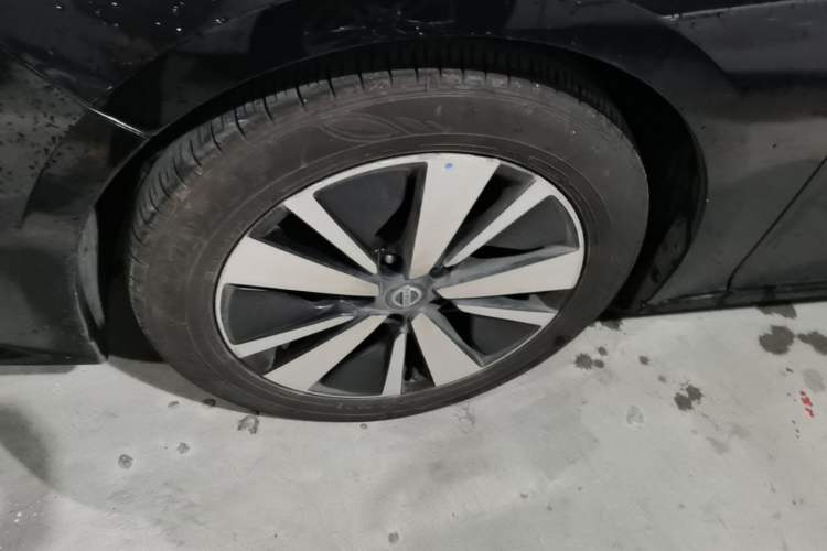 Used Nissan Teana 2021 2.0L XL Upper AD1 Smart Drive & Navigation Edition Left Front Wheel Hub