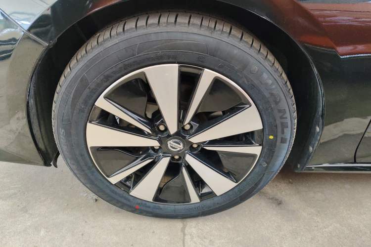 Used Nissan Teana 2021 2.0L XL Comfort Edition Left Front Wheel Hub