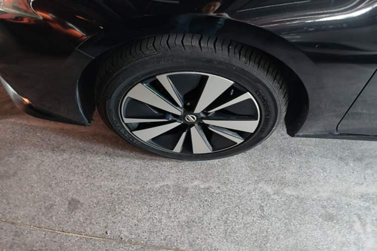 Used Nissan Teana 2021 2.0L XL Upper AD1 Smart Drive & Navigation Edition Left Front Wheel Hub