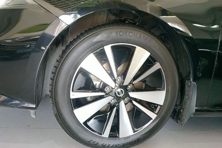 Used Nissan Teana 2021 2.0L XL Comfort Edition Left Front Wheel Hub