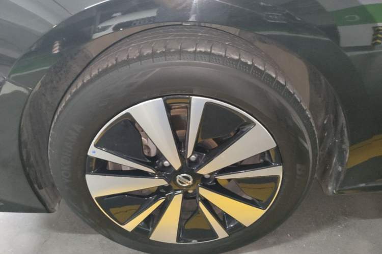 Used Nissan Teana 2021 2.0L XL Comfort Edition Left Front Wheel Hub