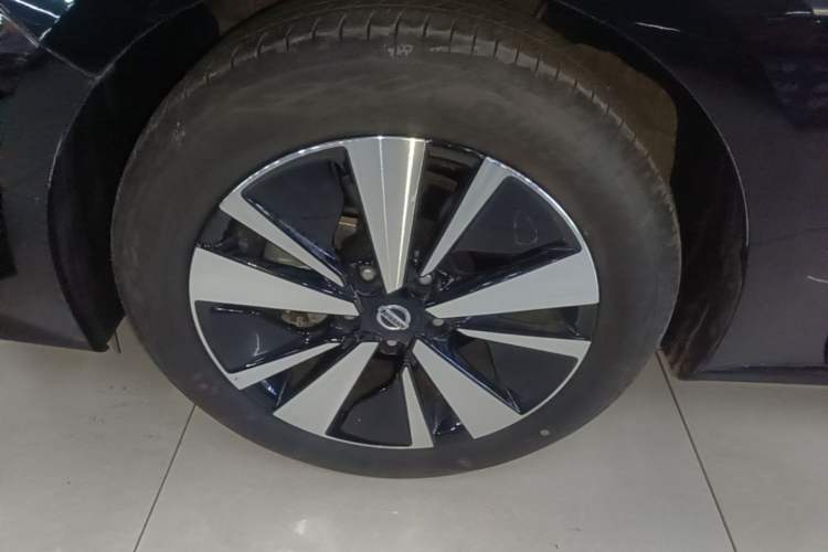 Used Nissan Teana 2021 2.0L XL Comfort Edition Left Front Wheel Hub