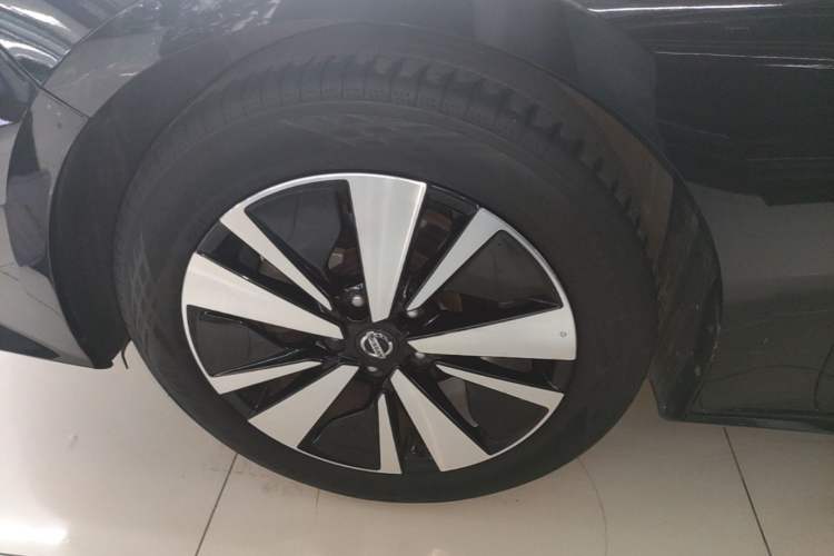 Used Nissan Teana 2021 2.0L XL Comfort Edition Left Front Wheel Hub