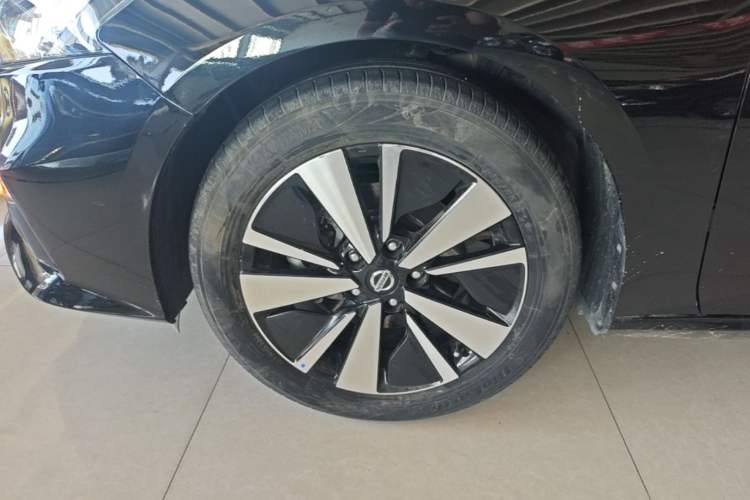 Used Nissan Teana 2021 2.0L XL Comfort Edition Left Front Wheel Hub