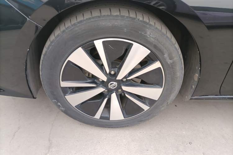 Used Nissan Teana 2021 2.0L XL Comfort Edition Left Front Wheel Hub