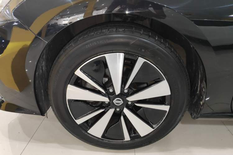 Used Nissan Teana 2021 2.0L XL Comfort Edition Left Front Wheel Hub