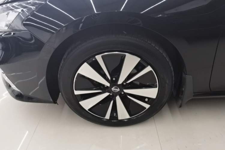 Used Nissan Teana 2021 2.0L XL Comfort Edition Left Front Wheel Hub