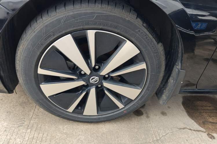 Used Nissan Teana 2021 2.0L XL Comfort Edition Left Front Wheel Hub