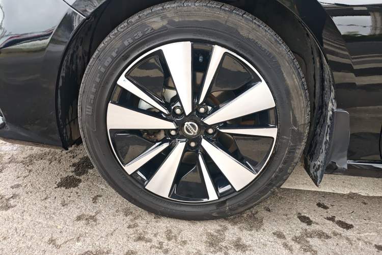 Used Nissan Teana 2021 2.0L XL Comfort Edition Left Front Wheel Hub